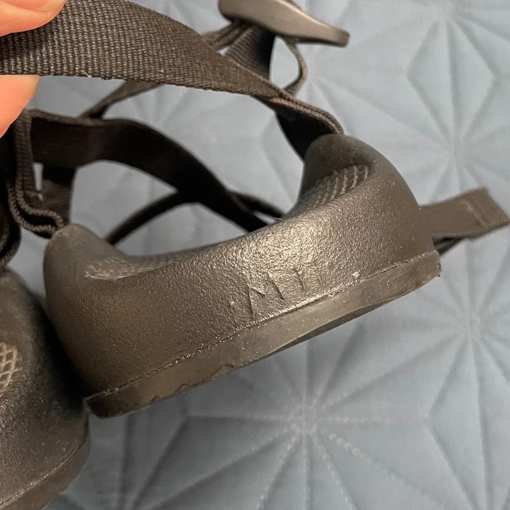 Chaco Z2 Classic Mens Sport Sandals Black Strappy Toe Loop J105427 Size 11‎